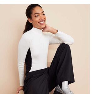 Lou & Grey Side Colorblock Ribbed Signaturesoft Mock Neck Top